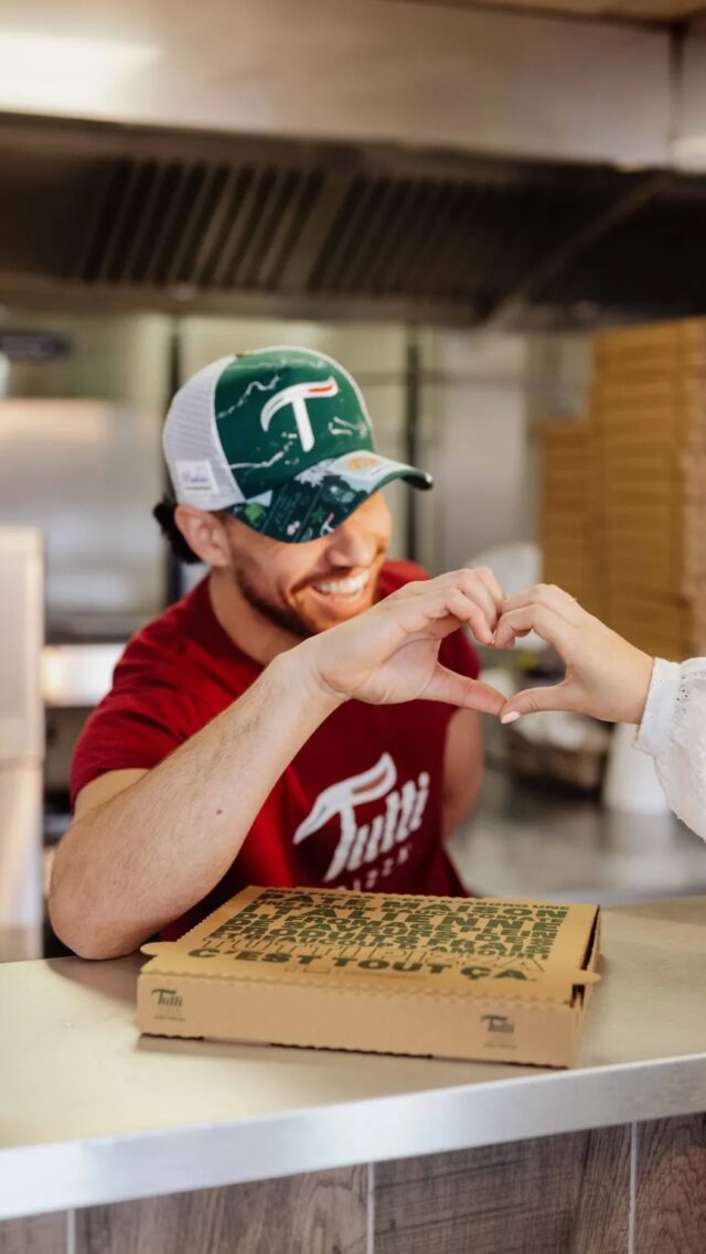 Désolé pas désolé.

🍕 > 💛

Quand y’a une Tutti dans les parages, le cœur peut attendre ! 

#tuttipizza #trend #pizzalovers #pizzatime #pizzagram