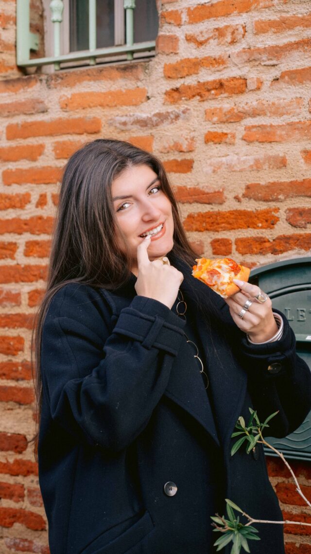 Oupsi, il fait froid, il fait nuit tôt, et les bonnes résolutions commencent déjà à fatiguer. 

Mais finalement, c’est un mal pour un bien non ? 🤭

#tuttipizza #tuttilovers #pizzalovers #pizzatime #pizzagram #italianfood #pizzafoodie #sudouestfrance #pizzarecipe #foodstagram #pizzaholic #pizzafood #pizzarecipe #fyp #foryou #trend