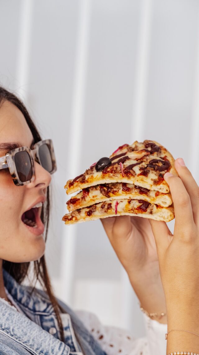 Pas de photos sexy, simplement des photos tasty ! 🍕 Mais sans se mentir, c’est un peu pareil non ? 🤫

#tuttipizza #tuttilovers #pizzalovers #pizzatime #pizzagram #italianfood #pizzafoodie #sudouestfrance #pizzarecipe #foodstagram #pizzaholic #pizzafood #pizzarecipe #fyp #foryou #trend