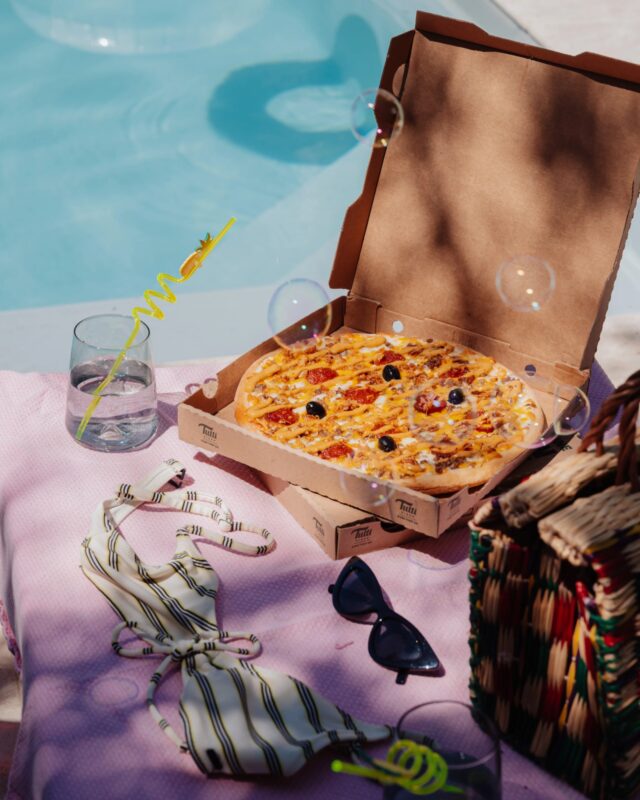 On attend le summer mindset toute l’année, et il est officiellement ON. ✅

Franchement, quoi demander de plus qu’une piscine, une pizza et une bonne citronnade au soleil ? 🍕

#tuttipizza #tuttilovers #pizzalovers #pizzatime #pizzagram #italianfood #pizzafoodie #sudouestfrance #pizzarecipe #foodstagram #pizzaholic #pizzafood #pizzarecipe