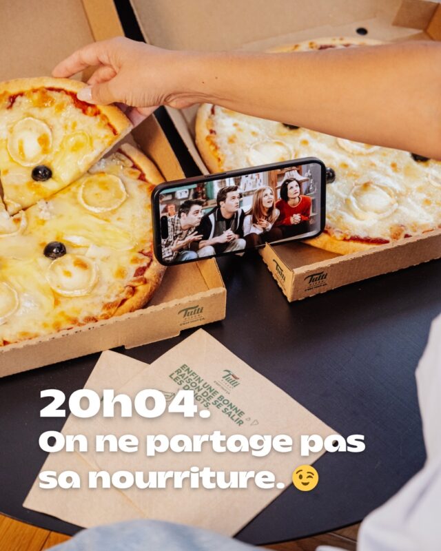 Joey avait raison, finalement.

La pizza, c’est sacré. 🍕 Et encore plus quand c’est avec sa série préférée ! 

Y’a des principes qui ne se discutent pas 🤭

#tuttipizza #tuttilovers #pizzalovers #pizzatime #pizzagram #italianfood #pizzafoodie #sudouestfrance #pizzarecipe #foodstagram #pizzaholic #pizzafood #pizzarecipe