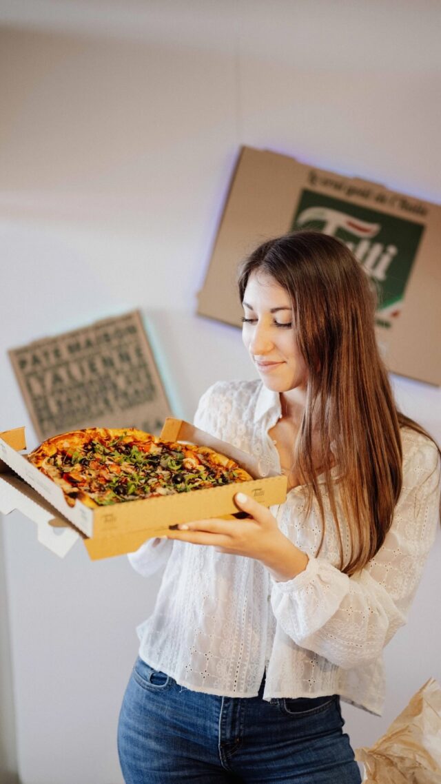 Car s’arrêter chez Tutti devrait être la meilleure excuse pour être en retard 🍕

#tuttipizza #tuttilovers #pizzalovers #pizzatime #pizzagram