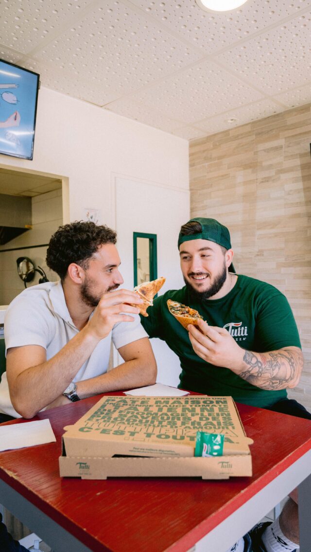 Et toi, tu partages ta pizza ou tu la gardes pour toi ? 🙄🍕

#tuttipizza #tuttilovers #pizzalovers #pizzatime #pizzagram #italianfood #pizzafoodie #sudouestfrance #pizzarecipe #foodstagram #pizzaholic #pizzafood #pizzarecipe #fyp #foryou #trend