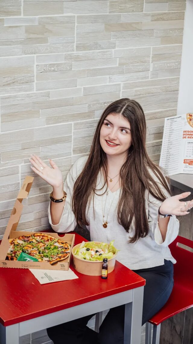 Le choix le plus difficile…
Mais au moins, avec Tutti Pizza, ciao les mauvais choix : nos salades sont aussi succulentes que nos pizzas 😉

#tuttipizza #tuttilovers #pizzalovers #pizzatime #pizzagram #italianfood #pizzafoodie #sudouestfrance #pizzarecipe #foodstagram #pizzaholic #pizzafood #pizzarecipe #fyp #foryou #trend