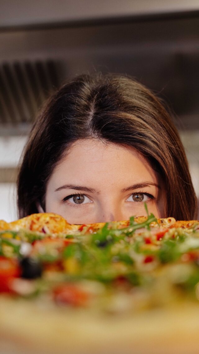 Face à la carte on ne sait plus où donner de la tête, mais on vous promet une chose : il n’y a pas de mauvais choix ! 😉 🍕

#tuttipizza #tuttilovers #pizzalovers #pizzatime #pizzagram #foodstagram #pizzafood #fyp #foryou #trend