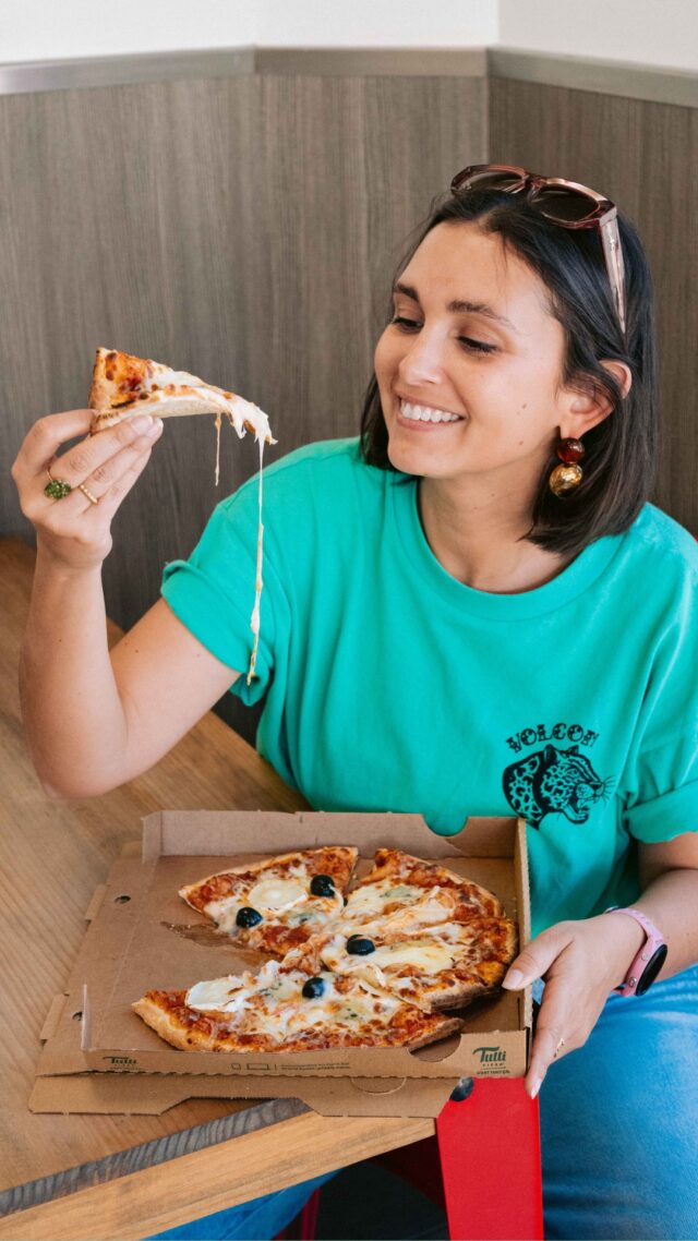 La vie en rose, ok c’est sympa. Mais si tu rajoutais du fromage fondu avec ? 

C’est ça, la vie en ✨Tutti Pizza✨ !

#tuttipizza #tuttilovers #pizzalovers #pizzatime #pizzagram #foodstagram #pizzafood #fyp #foryou #trend