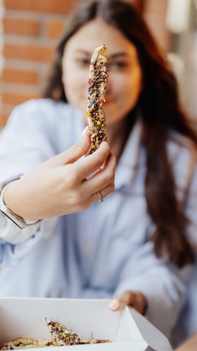 C'est l'heure de tester la nouvelle carte. 🤤

Nouvelles recettes, nouvelles ti’tes faims, nouveaux desserts, mais toujours le même moment : celui où tu sais que tu vas re-commander ! 🤭

🍕 Tu n’as pas encore testé ? Let’s go dans le lien en bio !

#tuttipizza #pizzatime #foodlovers #food #pizza