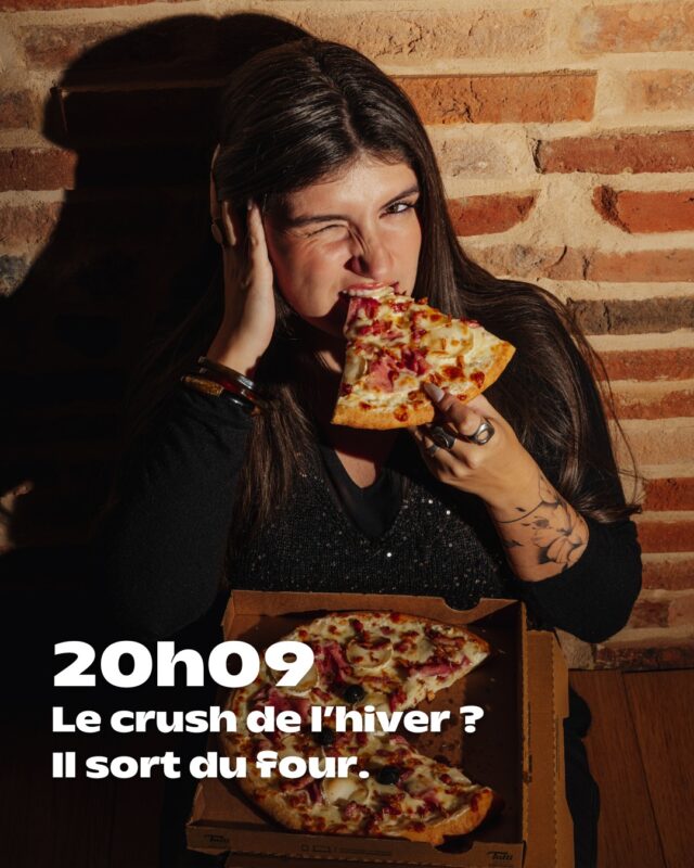 Les bouquets de fleurs, les chocolats, les grands discours ? C’est vrai que ça fait plaisir.

Maaais…

Pour toucher en plein coeur, rien ne vaut une pizza bien chaude avec du fromage fondant 💛

Et comme c’est bientôt la St Valentin, tu sais quoi faire ! 😉

#pizzalovers #foodlovers #trend #pizza #tuttipizza