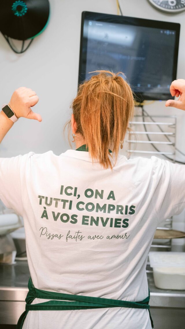 Tu t’étais promis de manger un peu plus healthy cette année ?

Pas besoin de dire adieu au plaisir, ni à Tutti ! 😌

Des salades fraîches, bien garnies, généreuses comme on aime…

Oui oui : manger équilibré, ça peut aussi rimer avec gourmandise ! 

Pour des bonnes résolutions mais aucune frustration. 🔥

#tuttipizza #tuttilovers #pizzalovers #pizzatime #pizzagram #italianfood #pizzafoodie #sudouestfrance #pizzarecipe #foodstagram #pizzaholic #pizzafood #pizzarecipe #fyp #foryou #trend